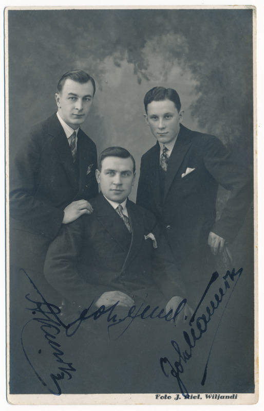 foto, Arnold Kurrik, Johan Juul, Johannes Männik, sõbrad, u 1925 foto J. Riet, Viljandi
