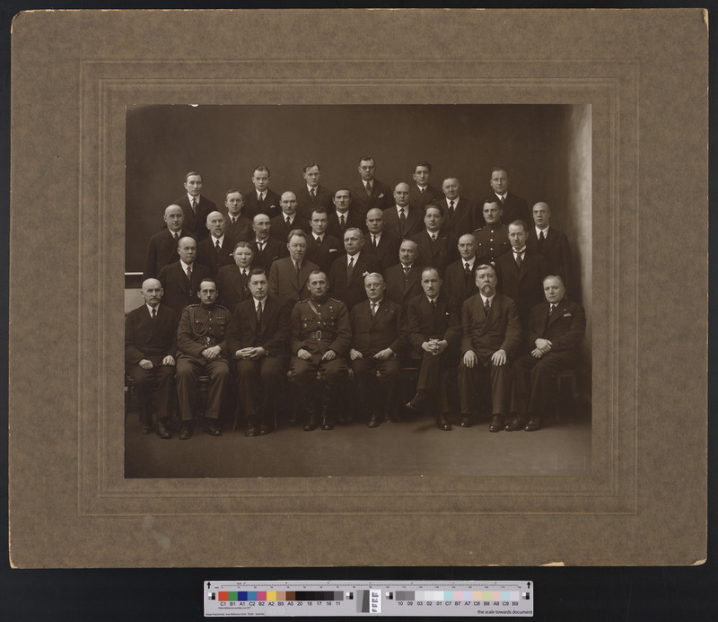 foto pappalusel, grupifoto, Kaitseliidu Sakala maleva vanematekogu? sh Matson-Matsalo, Eisenberg-Raudmäe, 1933/1934? foto J. Riet