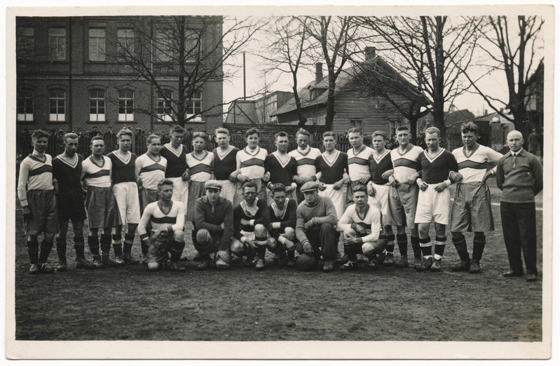 foto, Viljandi Koolipark, jalgpallivõistlus, Viljandi Tulevik, Pärnu Vaprus, grupp, 1933 mai