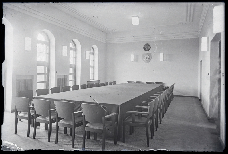 negatiiv  Viljandi raekoda, saal, foto J. Riet, neg nr-ta, u 1935