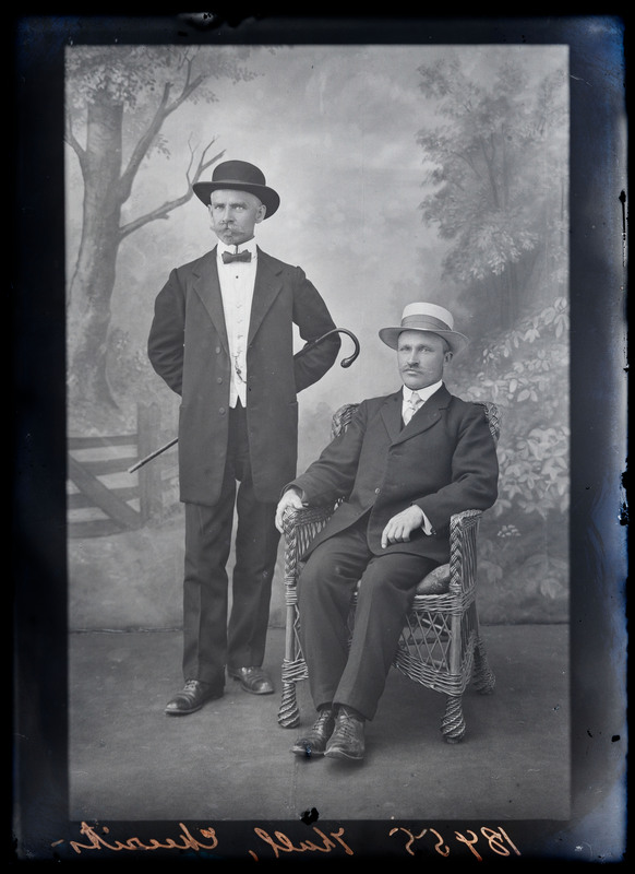 negatiiv Ado Kull, Jakob Meerits, kooliõpetajad, foto J. Riet, neg 18455, 10.07.1915