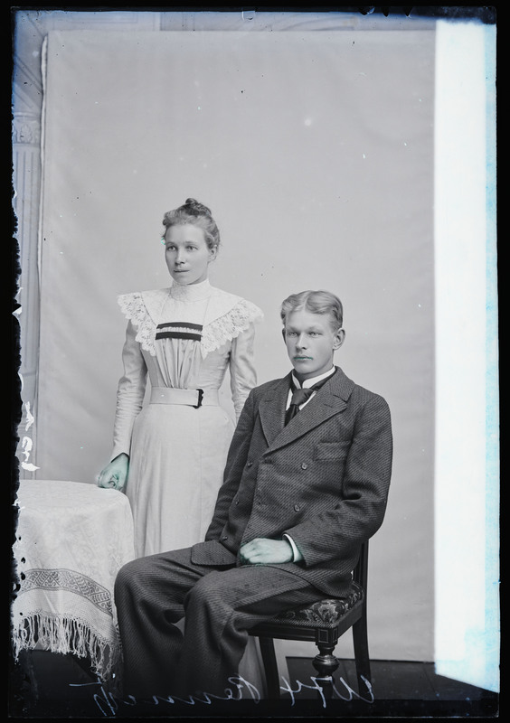 negatiiv, pruutpaar Rennit, foto J. Riet, neg 1174, 15.06.1901