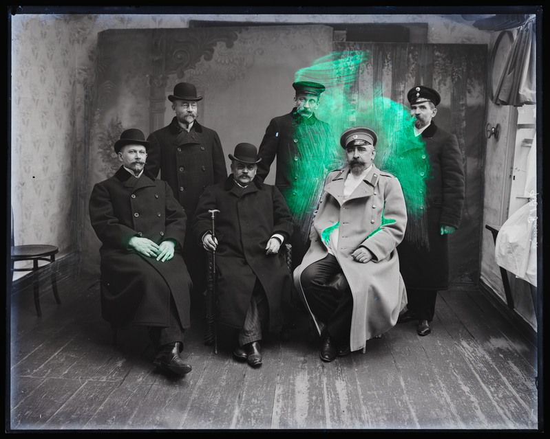 negatiiv Viljandi, grupp, 6 meest, 3 vormis sh kreisiülem N. Fomin, foto J. Riet, neg 9331, 1909 (mai?)
