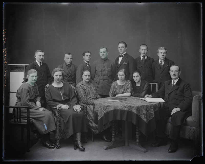 negatiiv Viljandi, Artur Lieberg'i raamatupidamiskursus, grupp, foto J. Riet, neg 37870, 1922