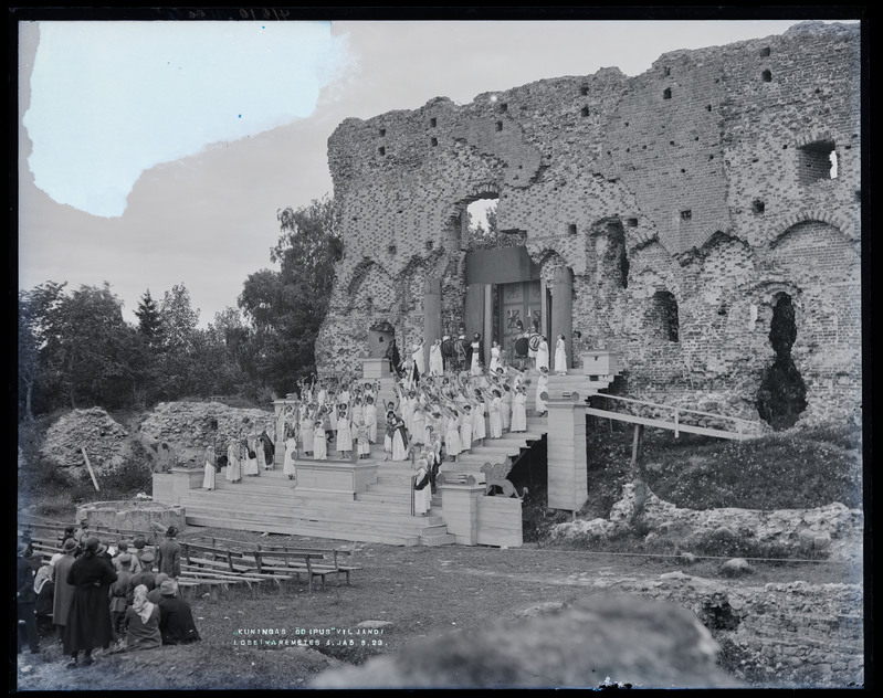 negatiiv Viljandi, Kaevumägi, teater Ugala vabaõhuetendus Kuningas Oidipus , foto J. Riet, neg 41219, 4,5.08.1923