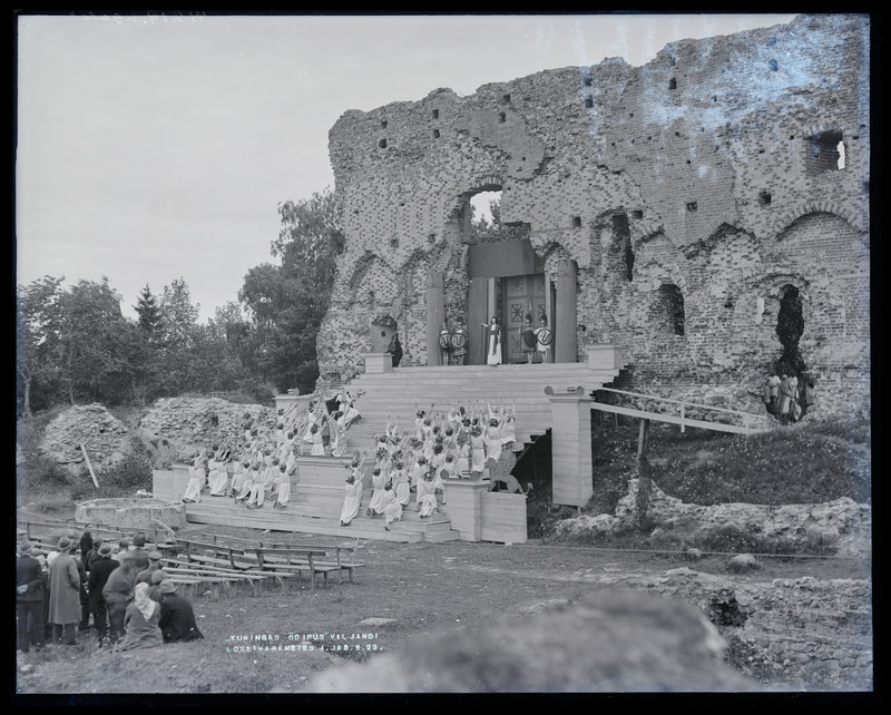 negatiiv Viljandi, Kaevumägi, teater Ugala vabaõhuetendus Kuningas Oidipus , foto J. Riet, neg 41219, 4,5.08.1923