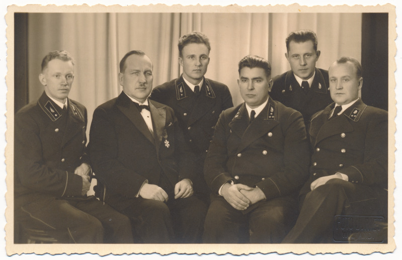 grupifoto Viljandi sidetöötajad, juhtkond, vasakult 3. E. Veske? u 1937