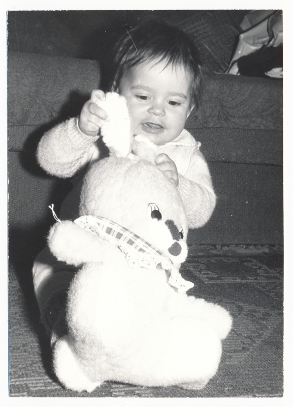 foto Viljandi, 10-kuune laps, mängujänes 1987, foto T. Parre