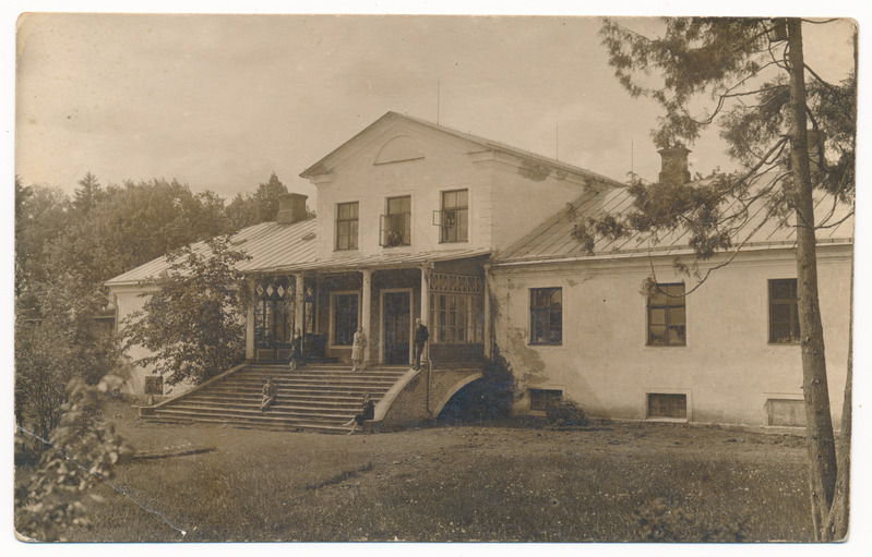 foto Pilistvere khk Imavere koolimaja (end. mõis), trepil õpetajad, u 1930 foto H. Voolmann, Tallinn