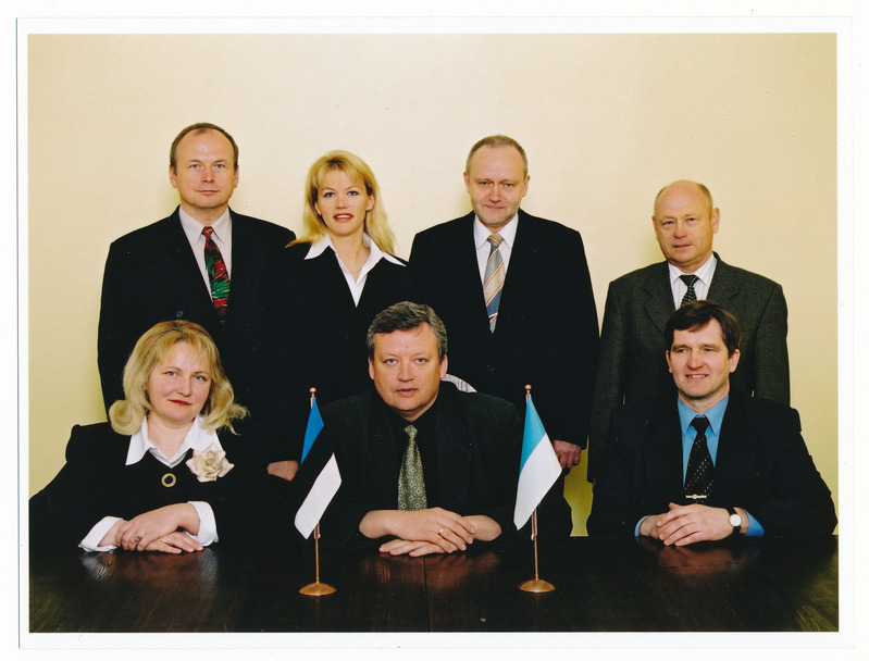 värvifoto, Viljandi linnavalitsus 1999-2002, linnapea P. Aru, 2002?