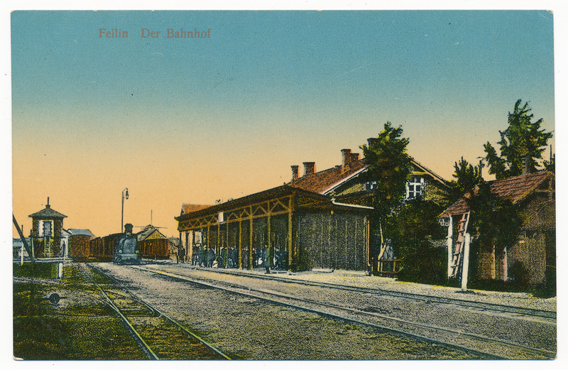 trükipostkaart albumis, Viljandi raudteejaam (vaksal), veetorn, jaamahoone u 1910, kirjastus E. Ring, koloreeritud