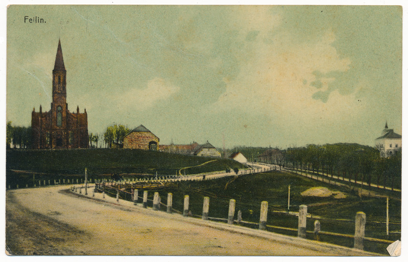 trükipostkaart albumis, Viljandi Vaksali tn, vas. Pauluse kirik, mõisa ait u 1910, kirjastaja E. Ring, koloreeritud