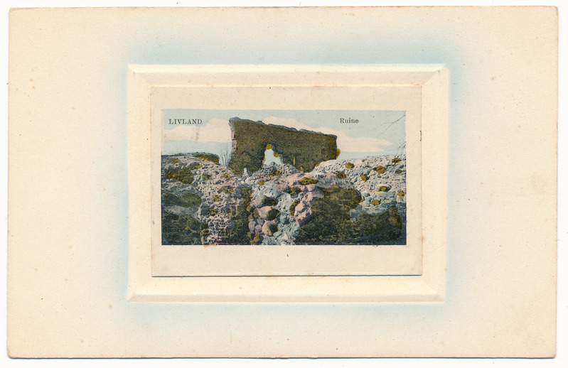 trükipostkaart albumis, Viljandi lossimäed, Kaevumägi, taga Suurmüür u 1910, koloreeritud