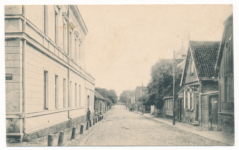 trükipostkaart albumis, Viljandi Posti tn (Tallinna ja Lossi tn vahel) u 1905