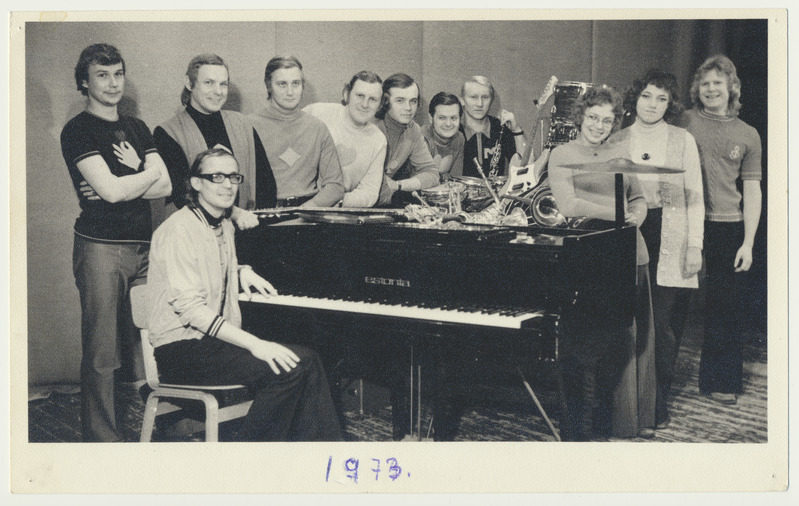 foto, vokaal-instrumentaalansambel Kärjed, 1973