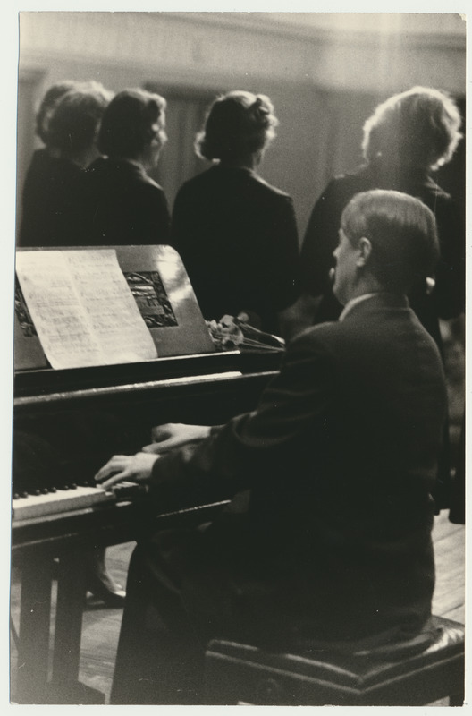 foto Viljandi I muusikadekaad, klaveril Vello Lipand, 1961 foto E. Veliste