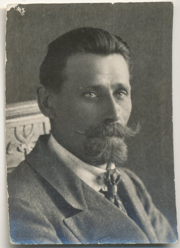 Valga linna VII algkooli juhataja Ivan Pullissaar