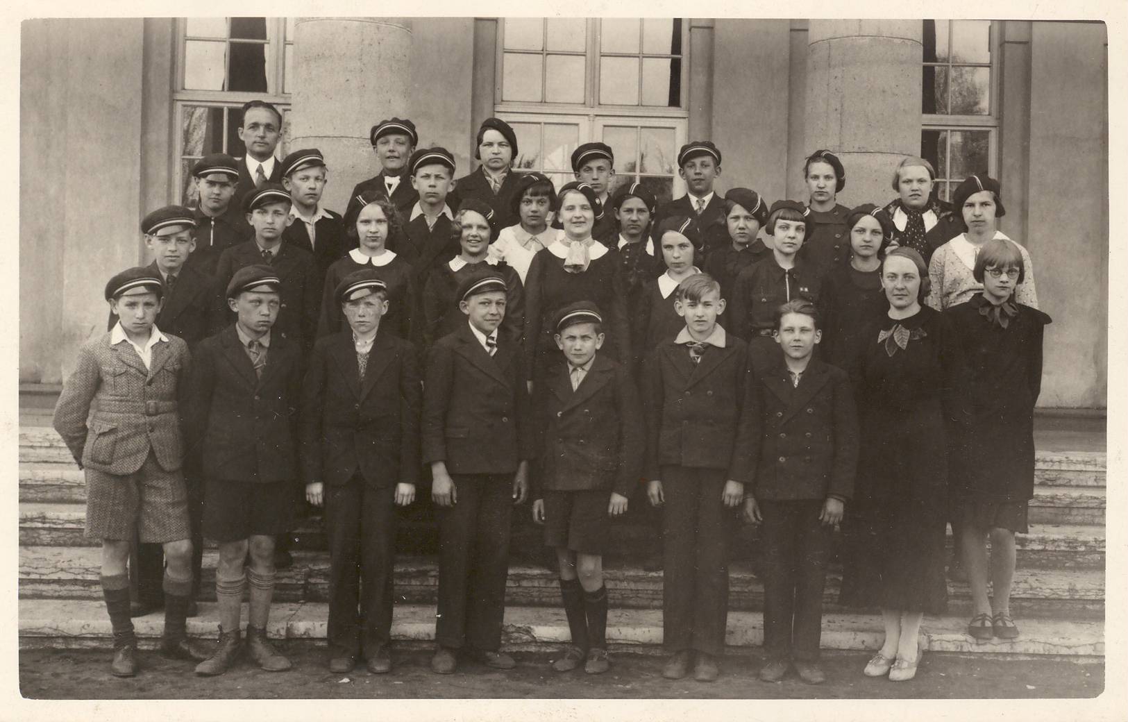 Valga keskkooli II klass ekskursioonil Pärnus