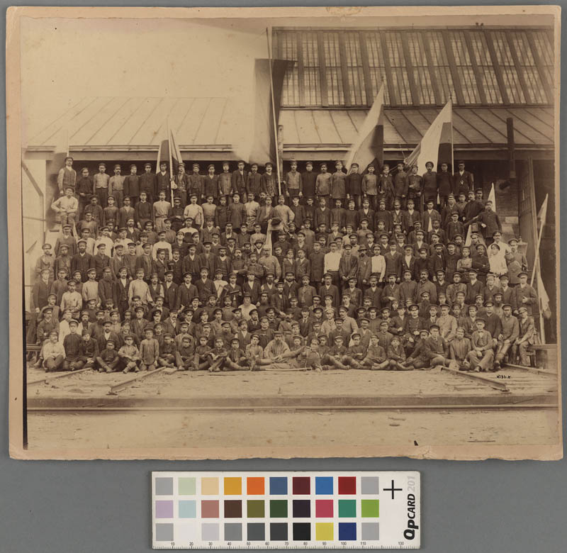 Valga vagunikuuri töölised töökoja juures