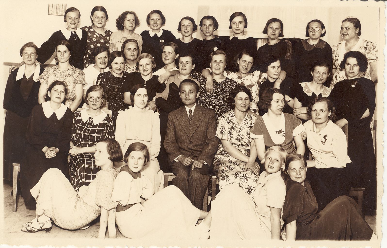 Valga Linna Naiskutsekooli lõpetajad