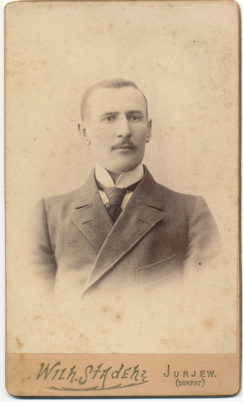 Portreefoto: Karl Oberst.