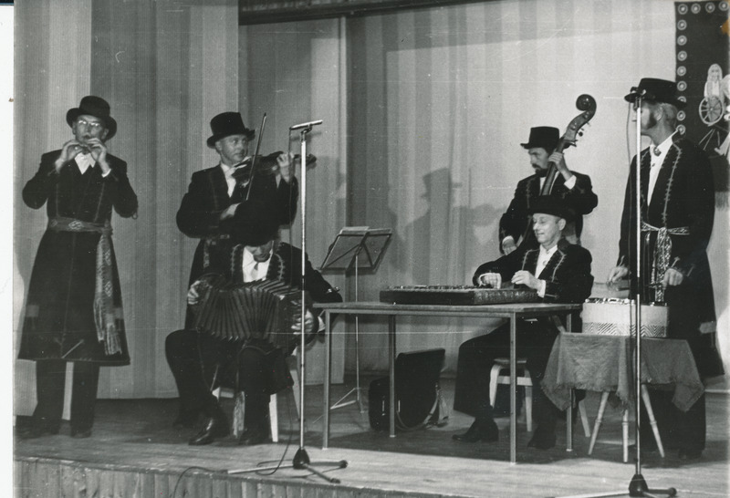 Ansambel Torupill Valga KEKi klubis.