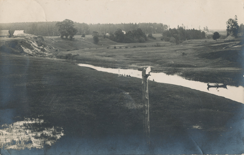 Väike Emajõgi Sangastes.