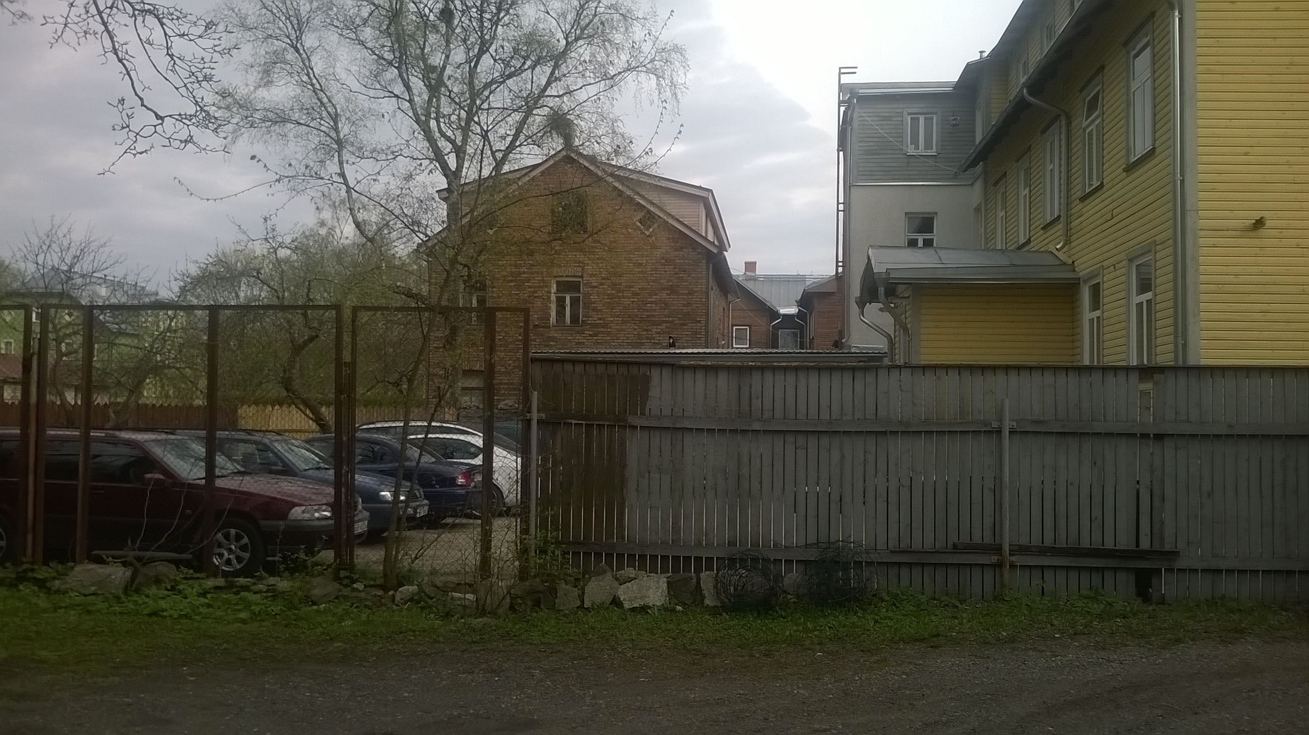 Vaade Ristiku 51 hoovist Ristiku 53 hoovi poole (2015)