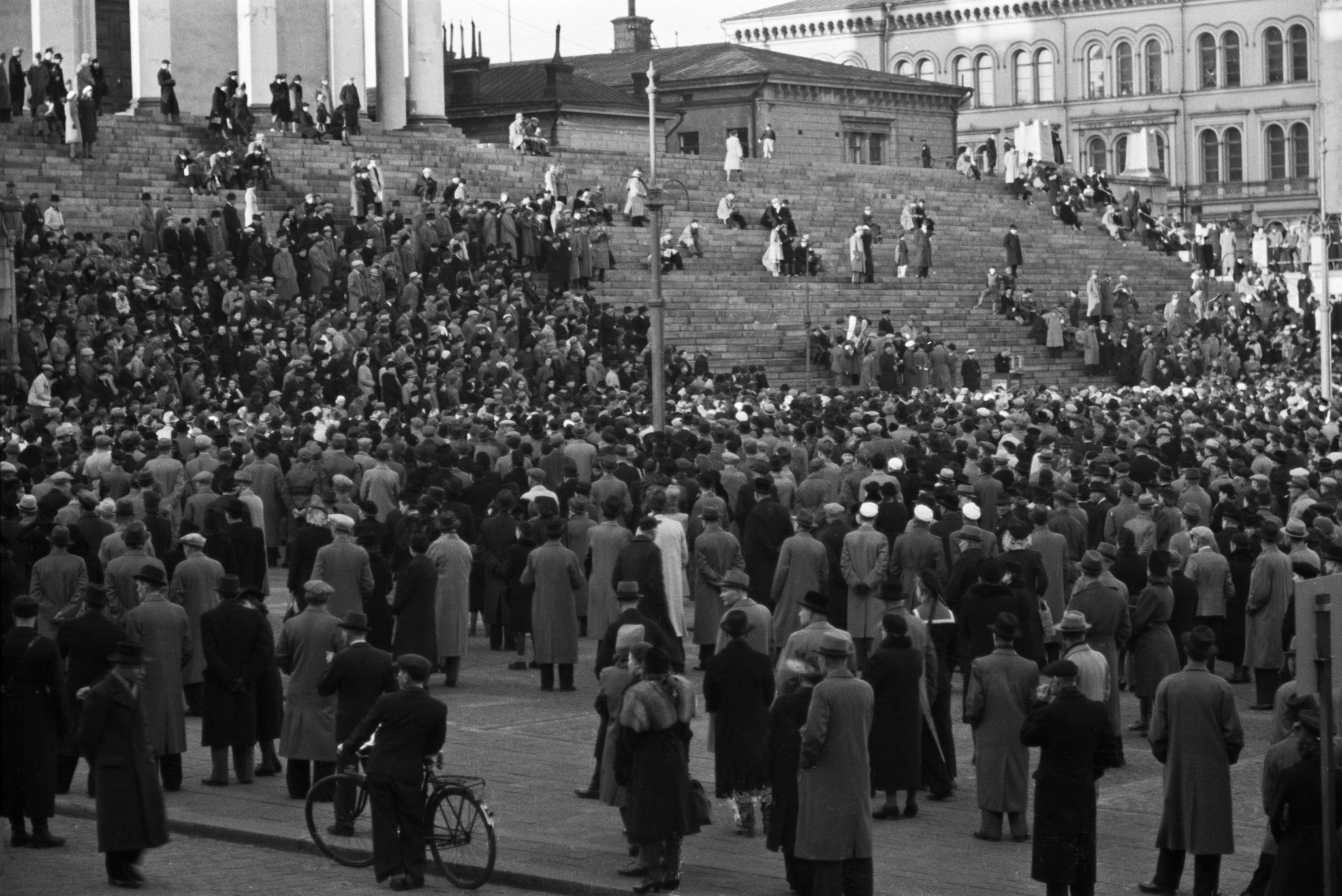 The Citizens' Meeting organized by SKDL in the Senate following the Berlin Empire.