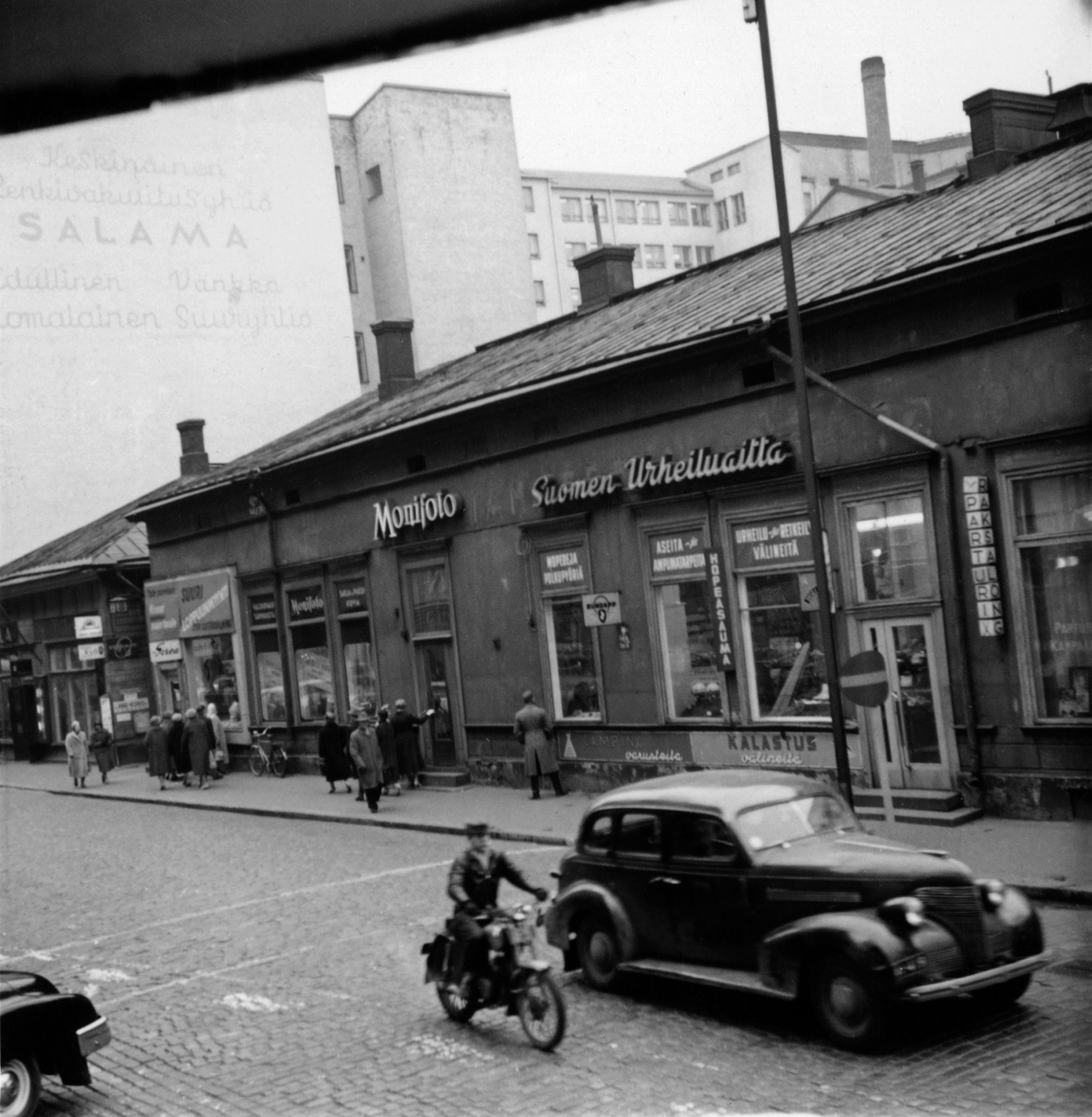 Mikonkatu 8. Rakennus on purettu vuonna 1960.