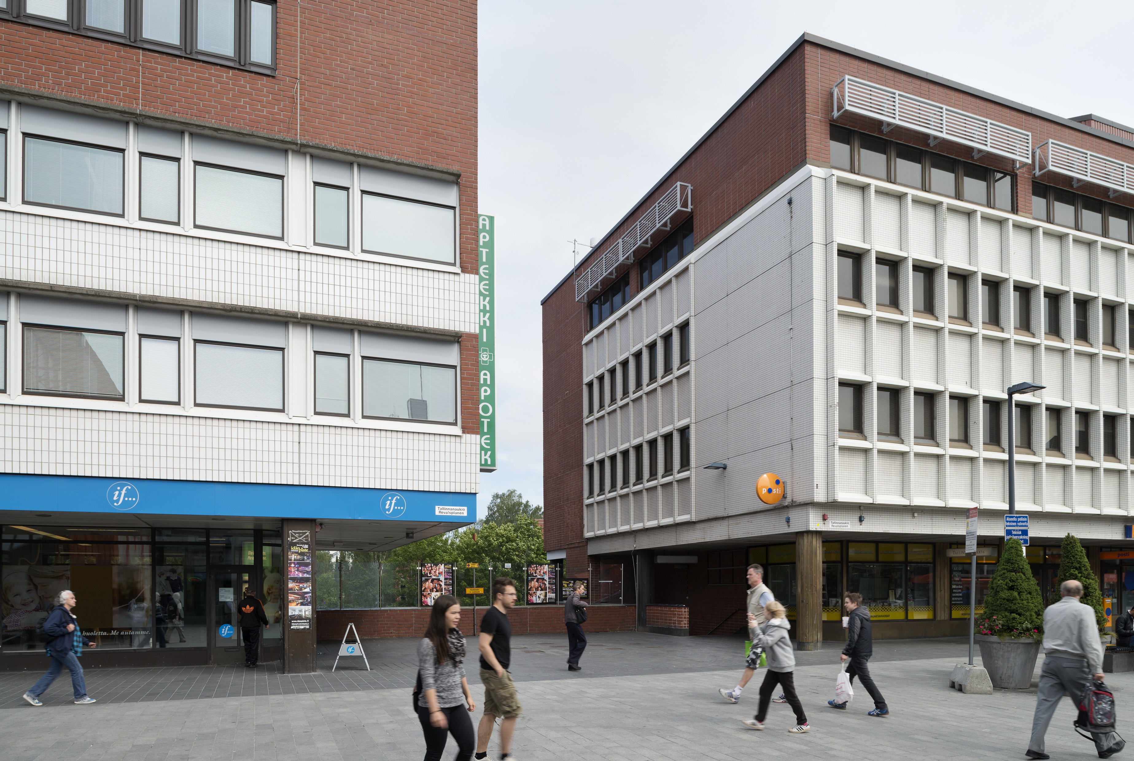 Tallinnanaukio 4 ja 6, Itäkeskus.