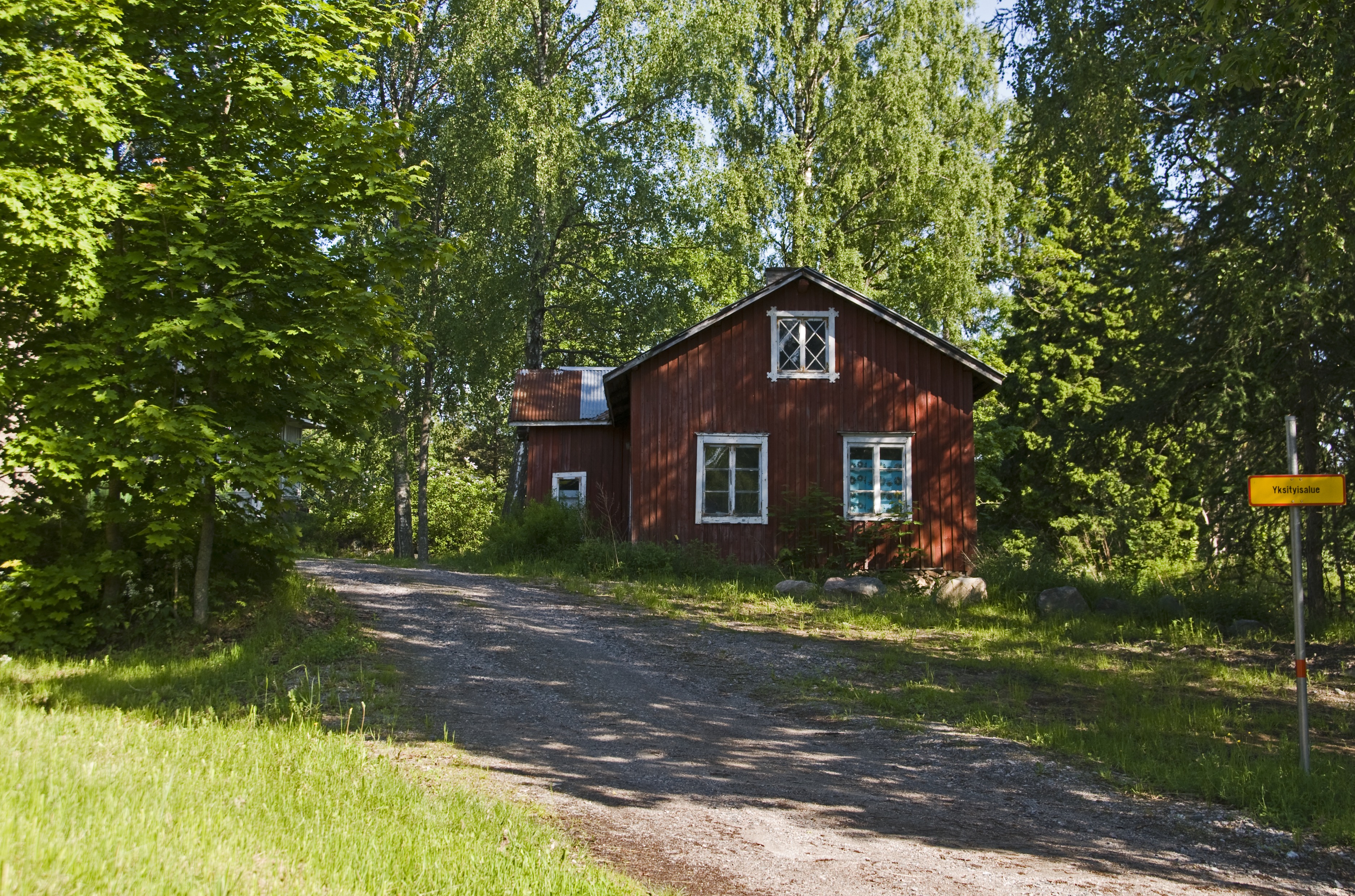 Östersundom, Sandbackan tila, Susiraja 1. Vanha päärakennus 1800-luvulta.