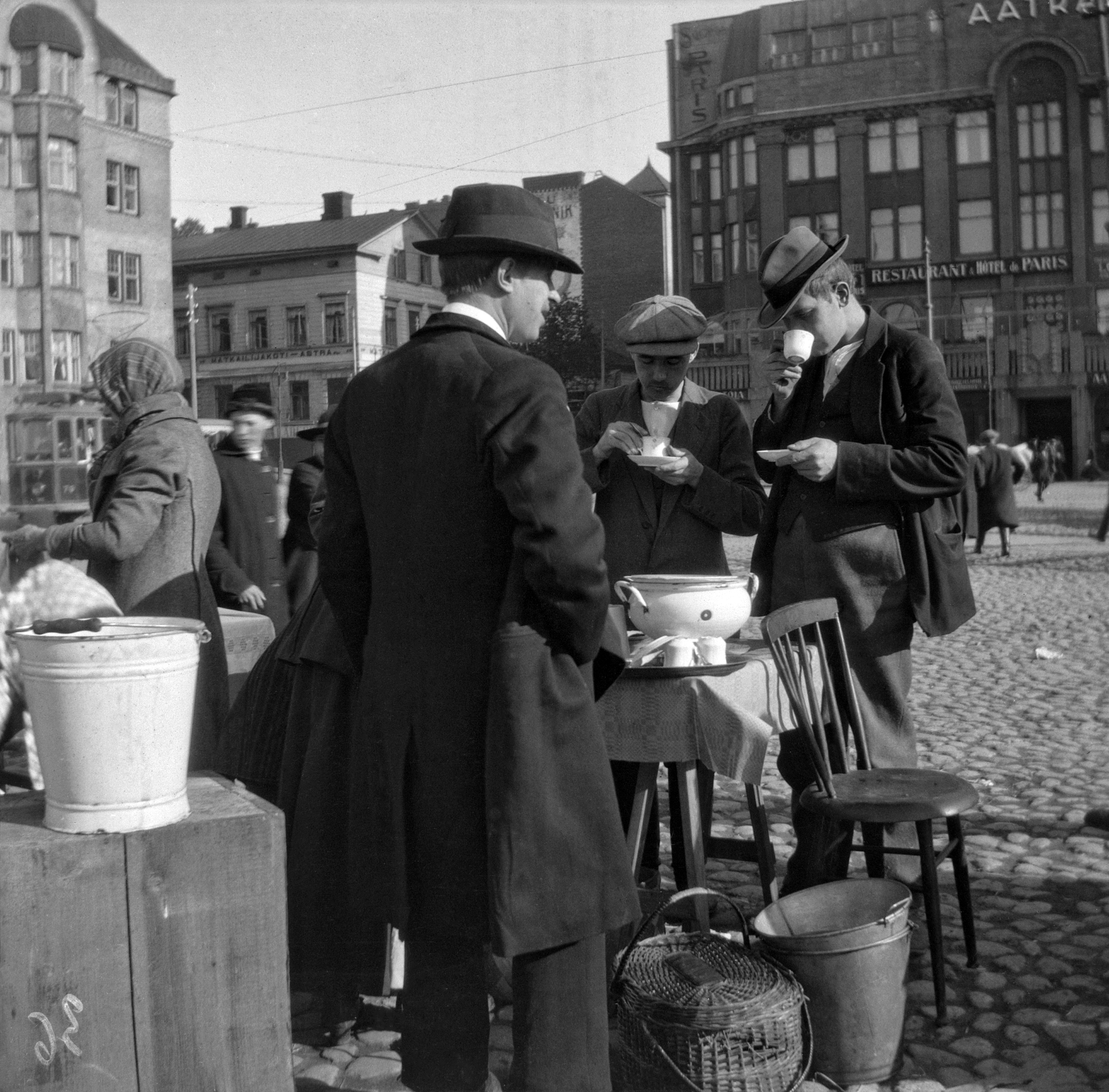 Coffee offering at Railwaytor.
