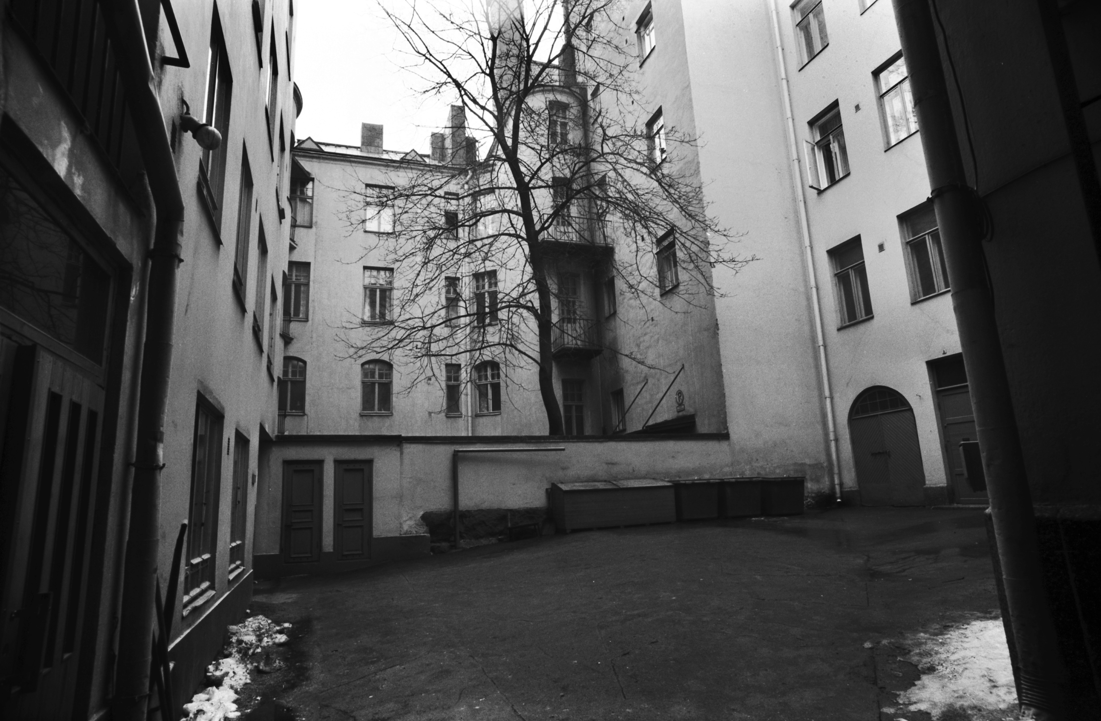Unioninkatu 6. Näkymä Unioninkatu 6:n talon sisäpihalta