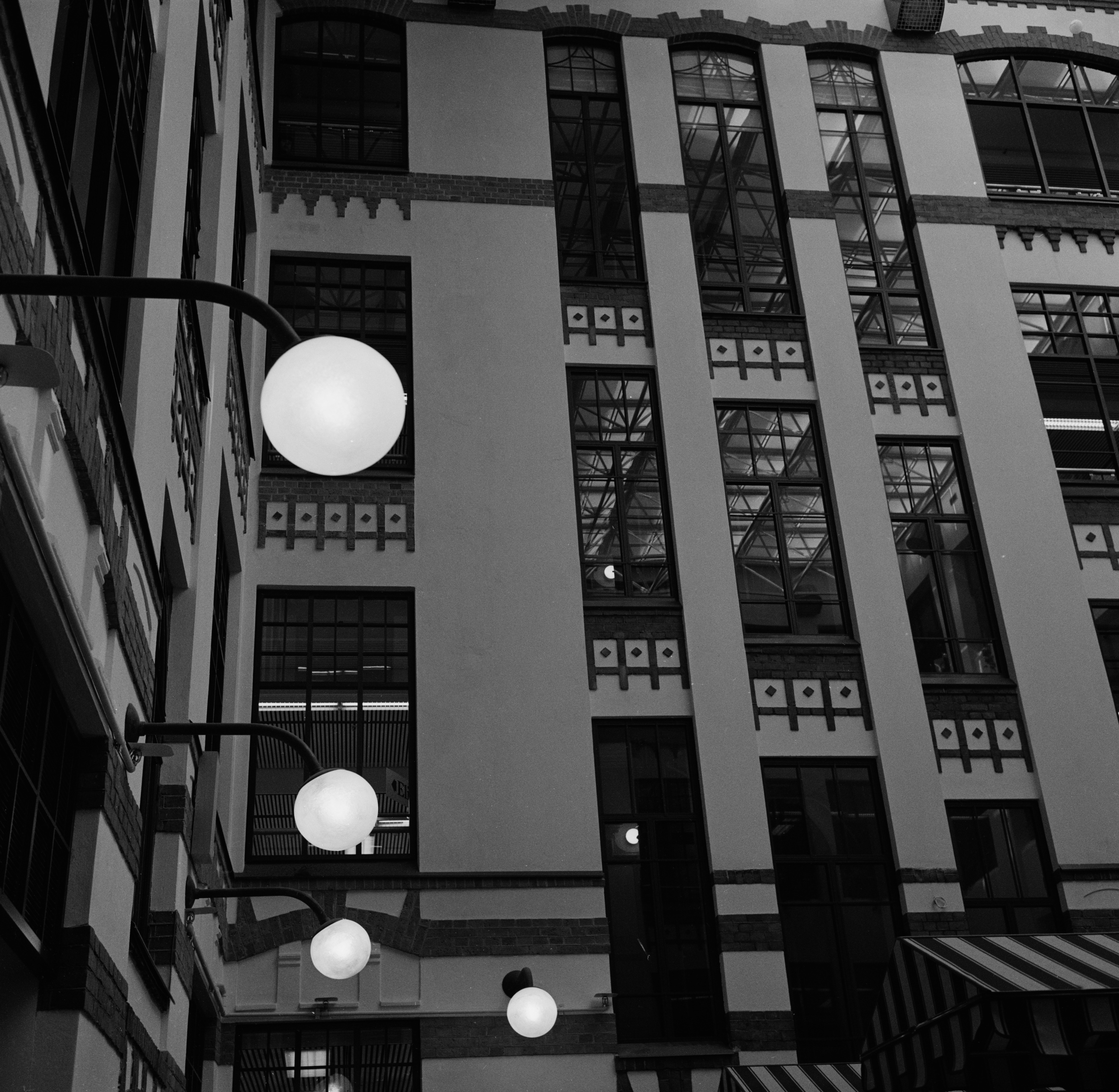 Aleksanterinkatu 13, valopiha.