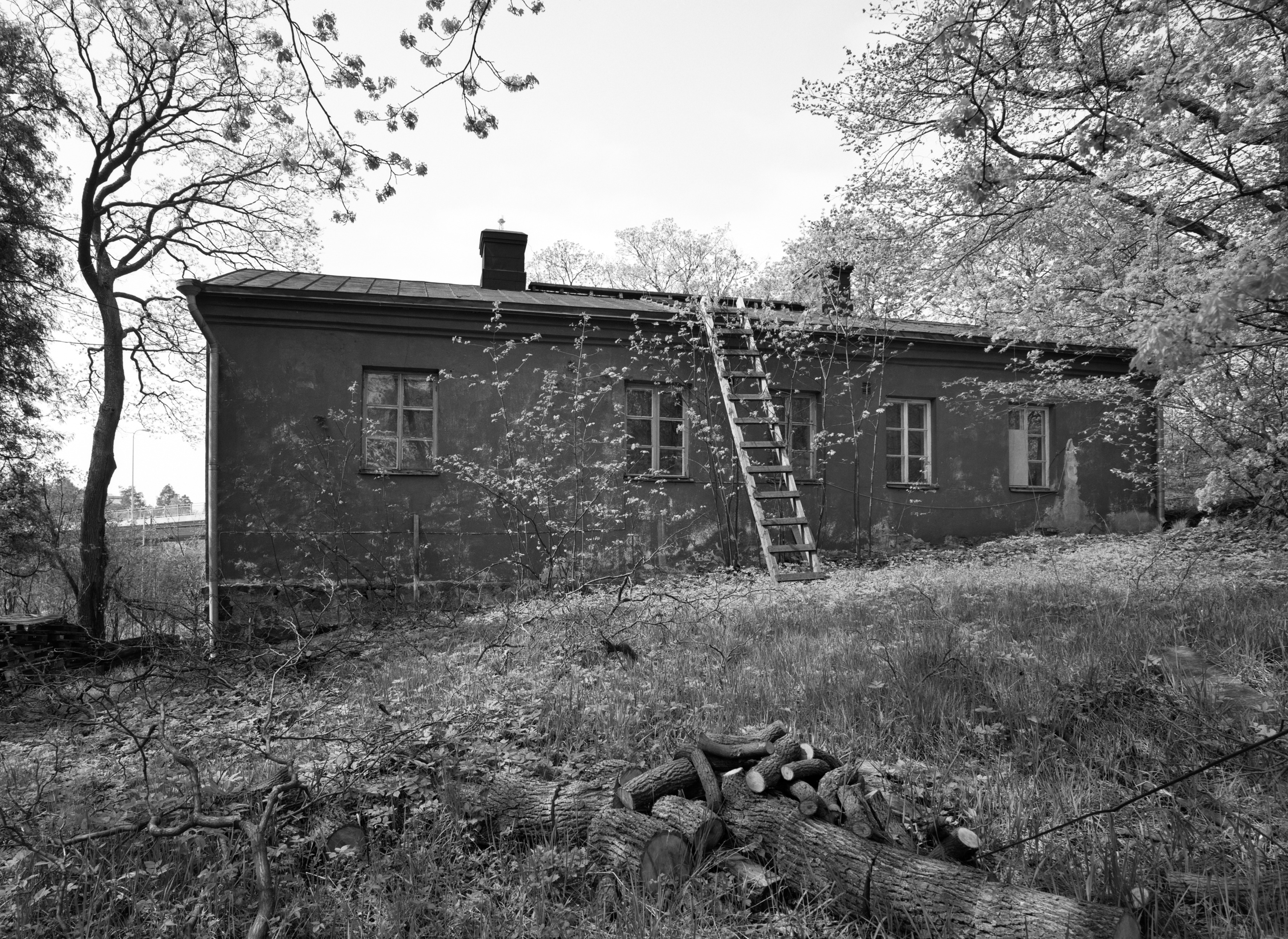 Pasila, Pikku-Pasila. VR:n talo numero 45, joka kuulunut Fredriksbergin tilan rakennuksiin. Purettu 1995.