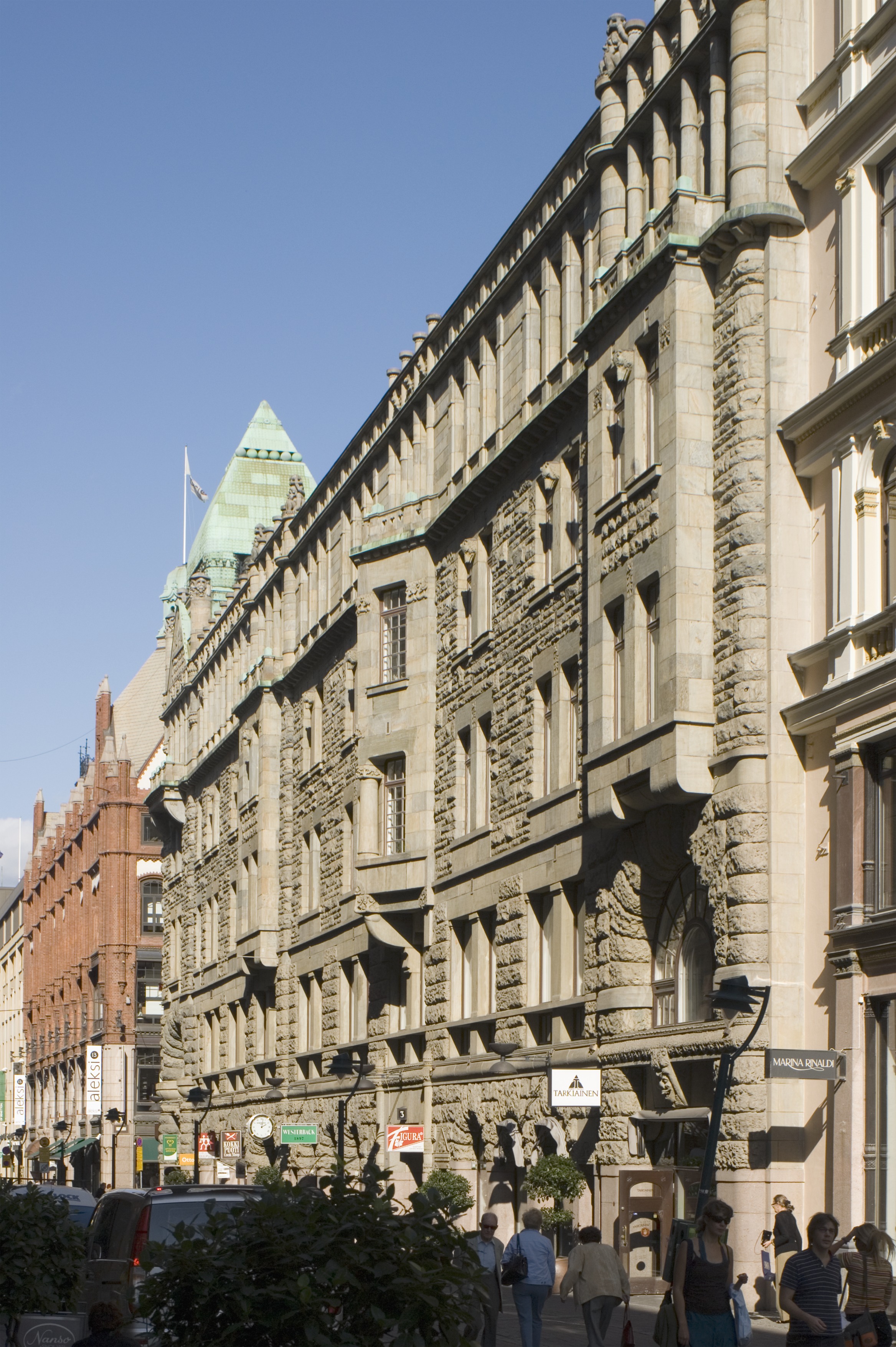 Pohjolan talo Aleksanterinkatu 44 Kluuvissa valmistui 1901 suunnittelijoina arkkitehtitoimisto Gesellius, Lindgren, Saarinen