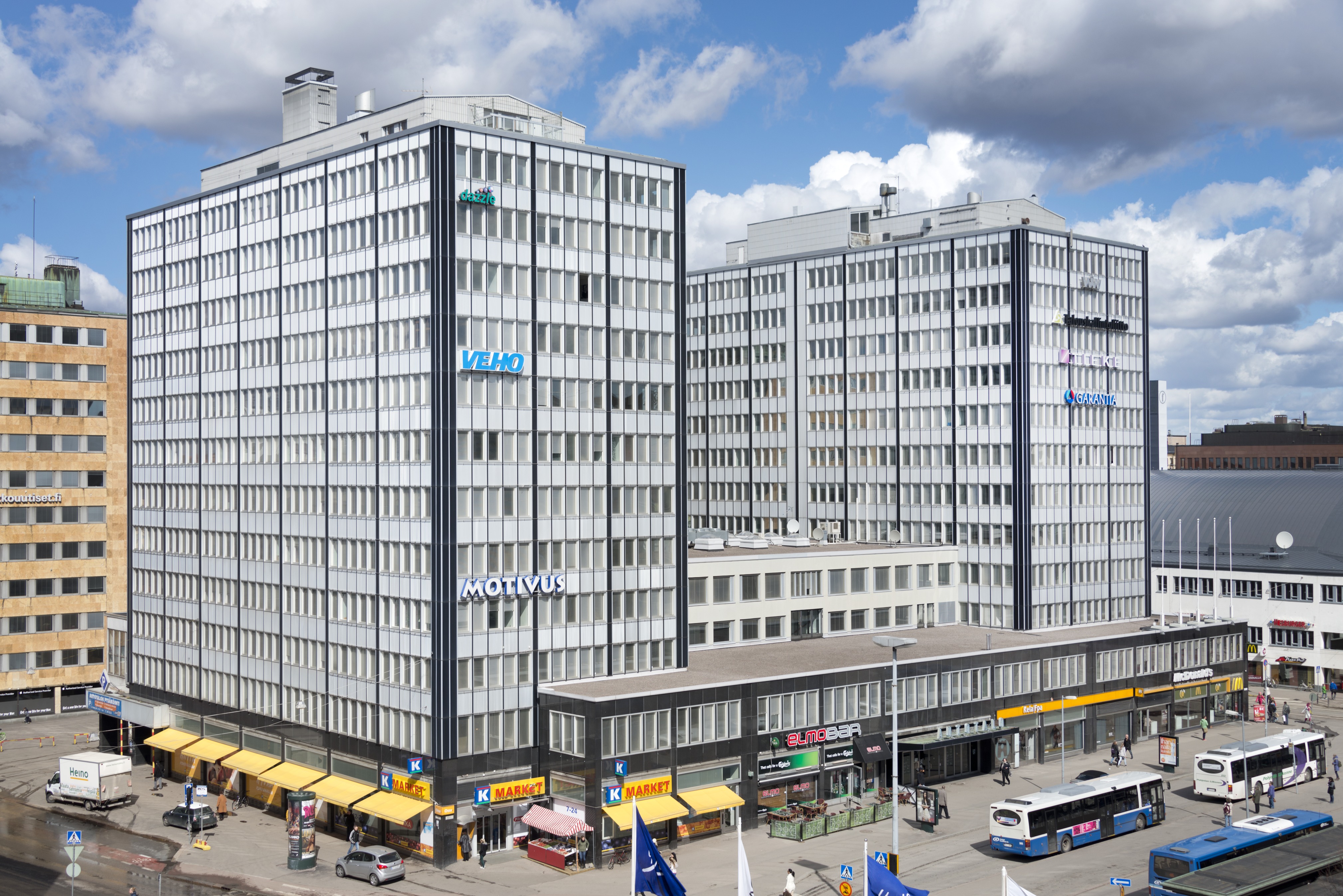 Autotalo, Fredrikinkatu 46 - Salomonkatu 17 - Runeberginkatu 3. Arkkitehdit Eino Tuompo & Veli Valorinta, 1958.