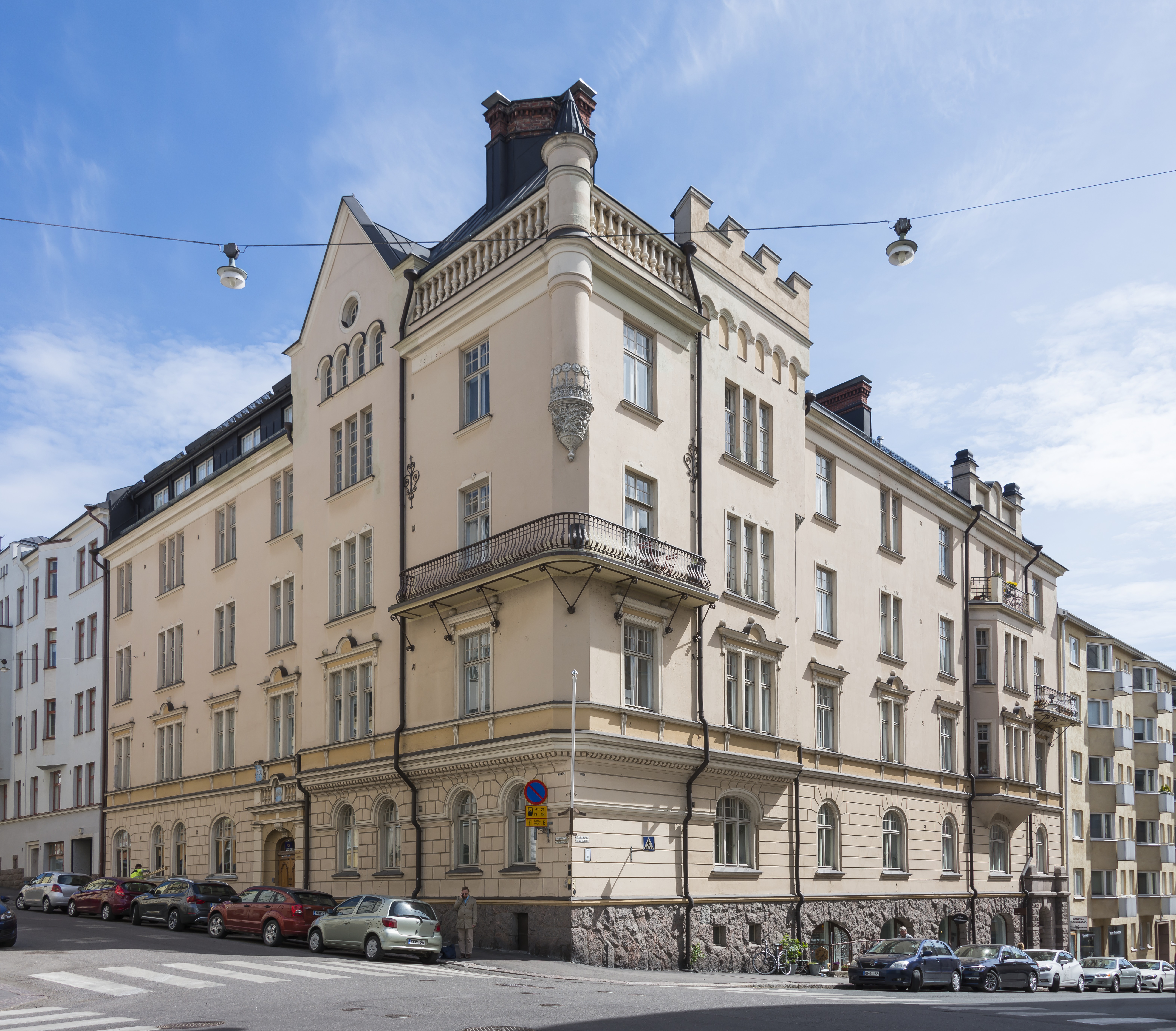Vironkatu 6 - Mariankatu 15b. Arkkitehtitoimisto Grahn, Hedman & Wasastjernan suunnittelema rakennus vuodelta 1901.
