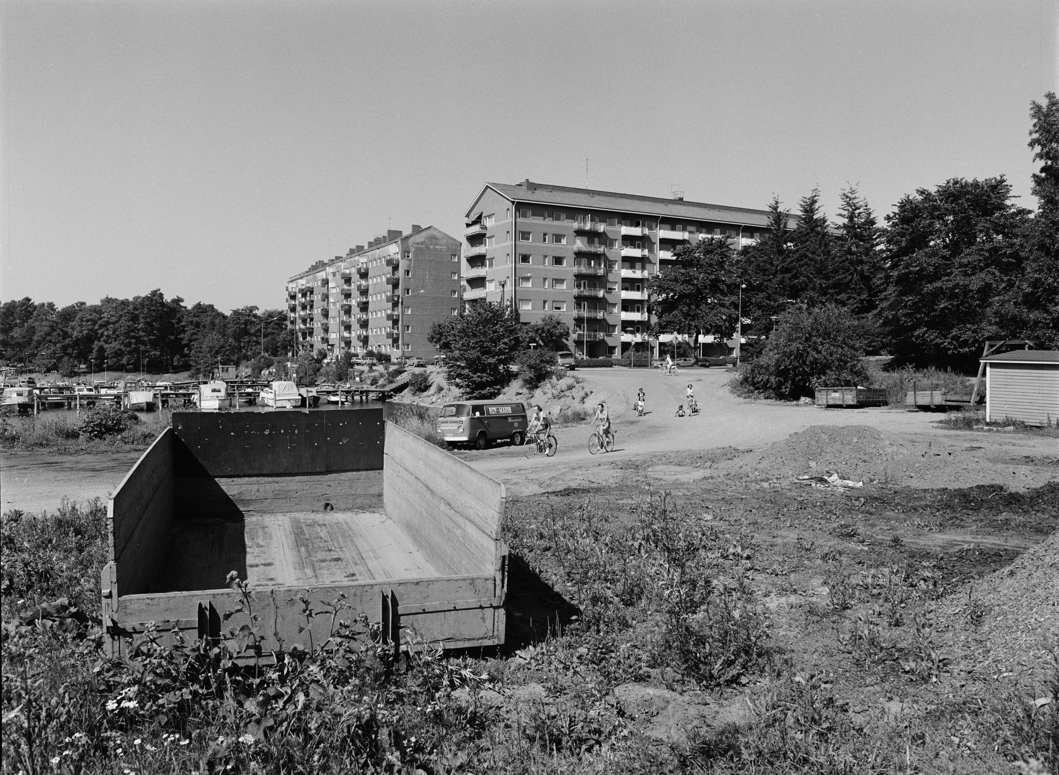 Merikannontie 3.  Pohjoinen Hesperiankatu 37.