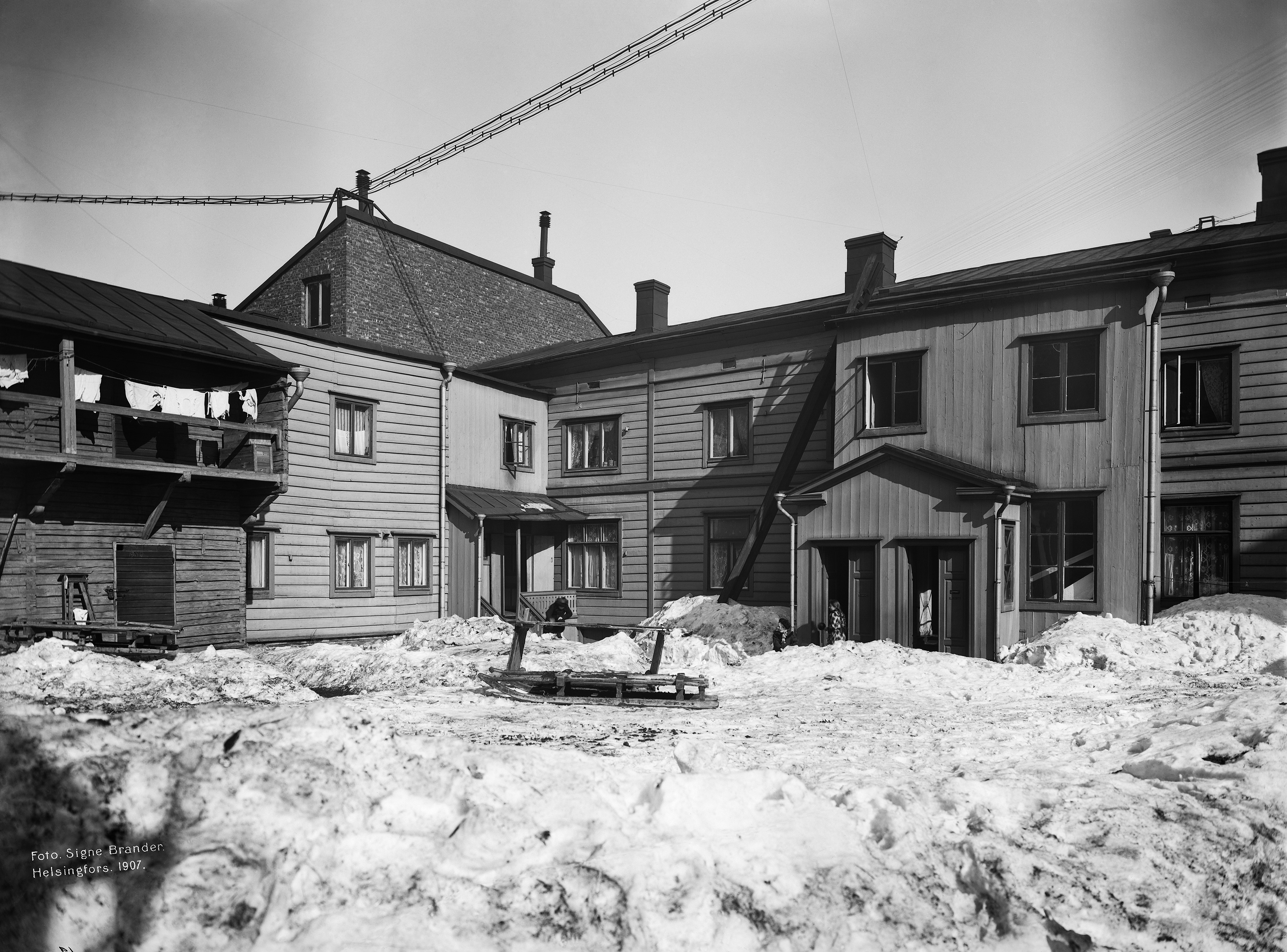 Pieni Roobertinkatu 1 - Kasarmikatu 30.