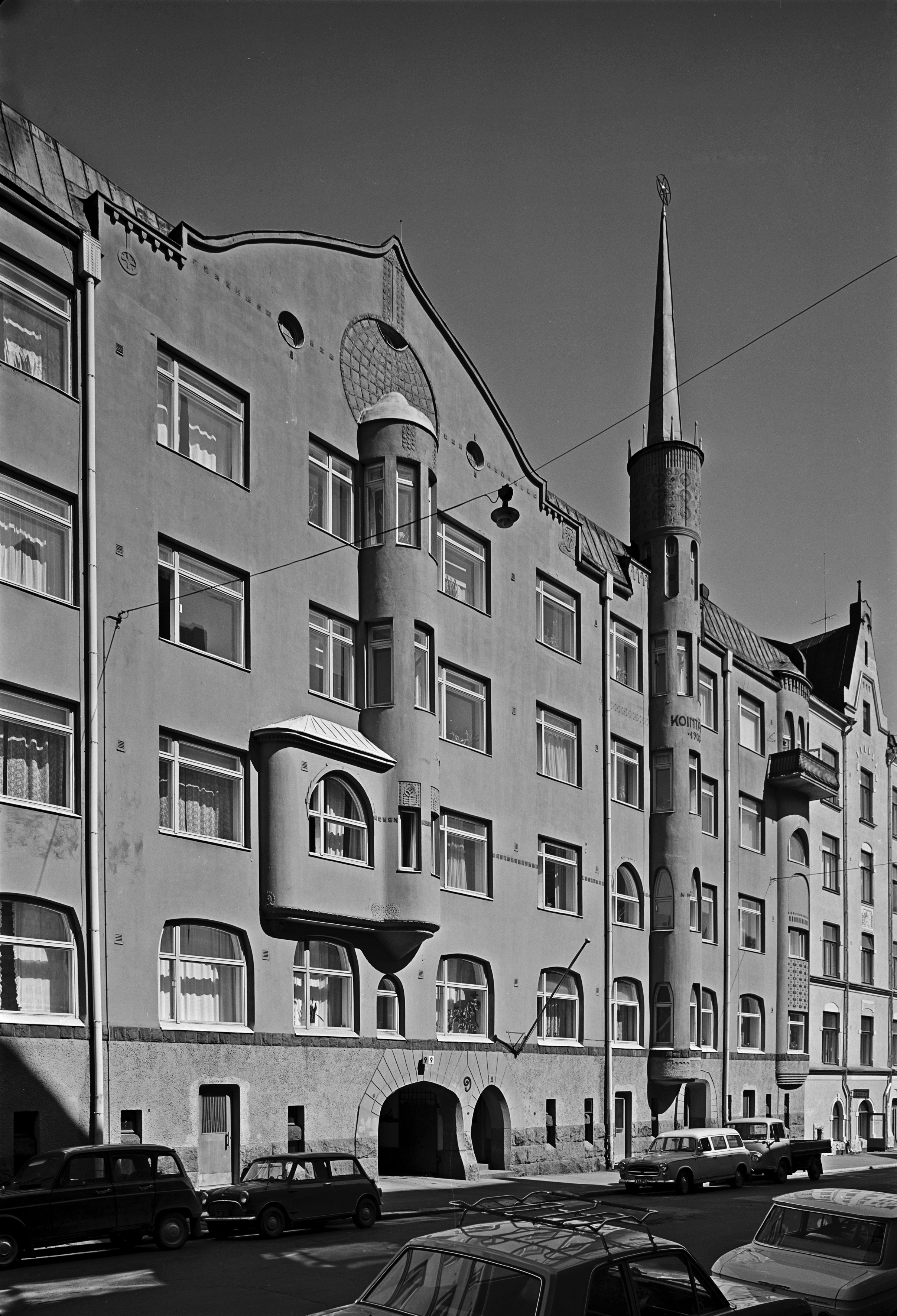 Pietarinkatu 9. Asunto Oy Kointähti. Pääsuunnittelija Usko Nyström, valm. 1907.