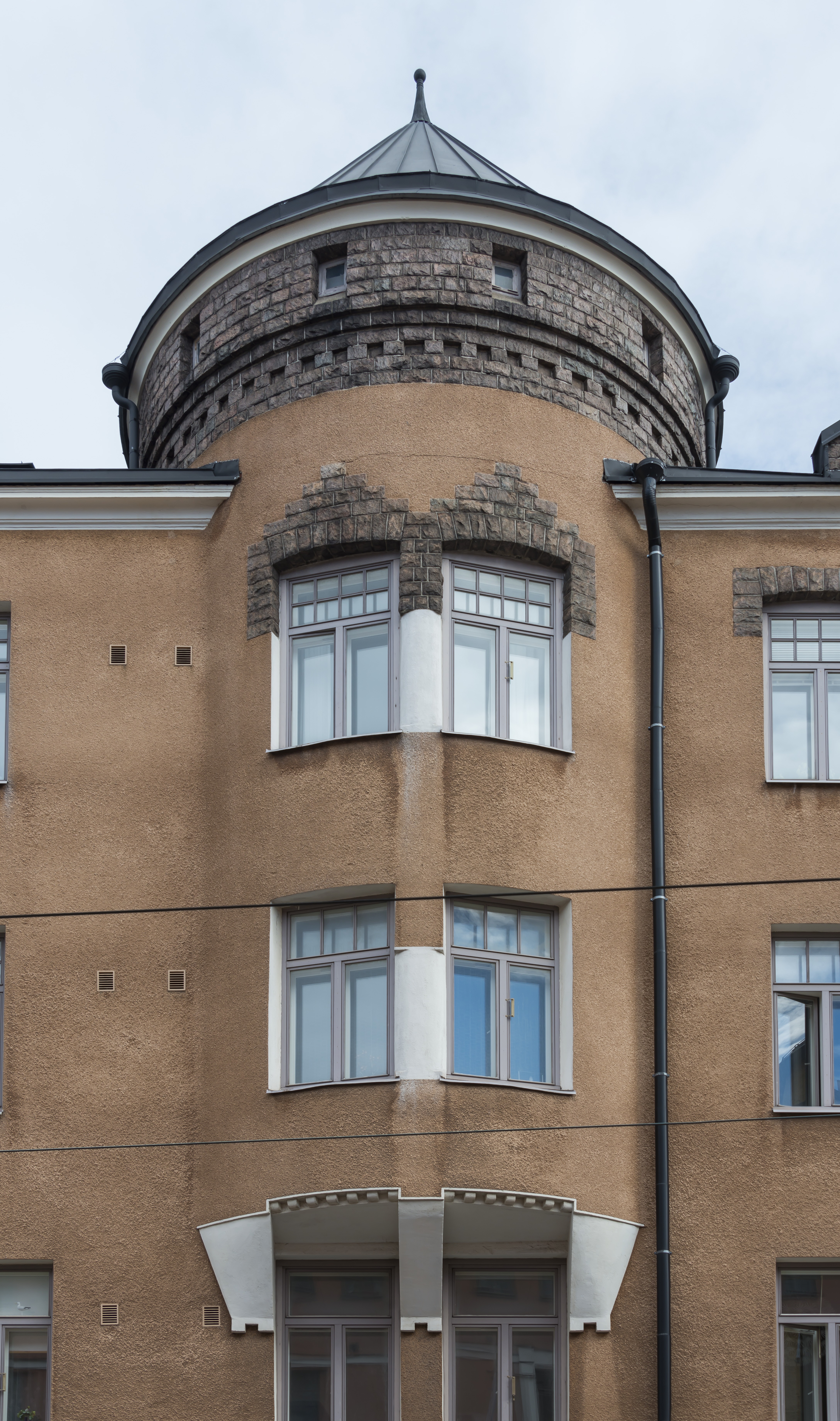 Tehtaankatu 19. Rakennusmestari Paul Björkin suunnittelema rakennus "Koivu". Rakennusvuosi 1904. Yksityiskohta - torni