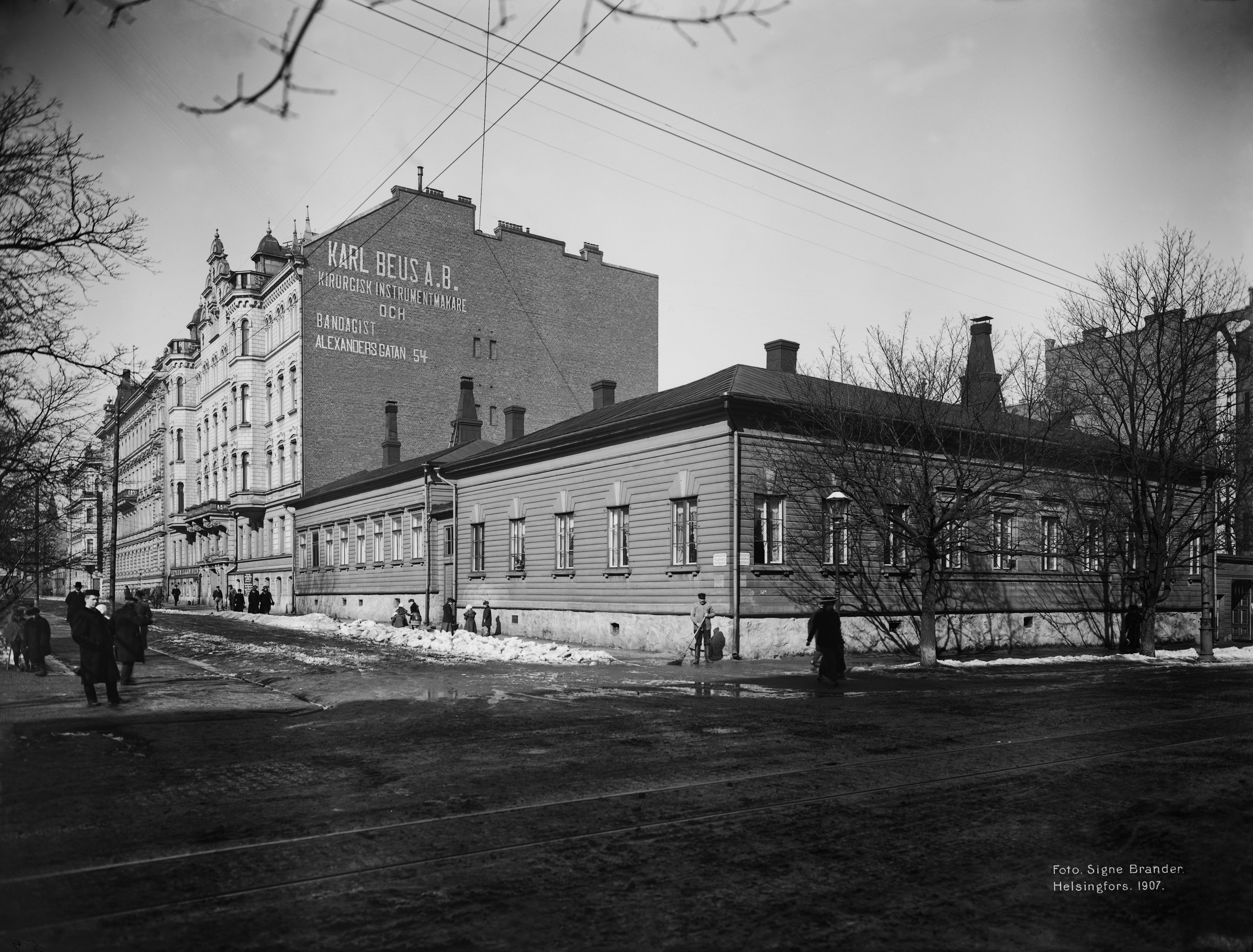 Bulevardi 3.  Yrjönkatu 9, 11, 13.