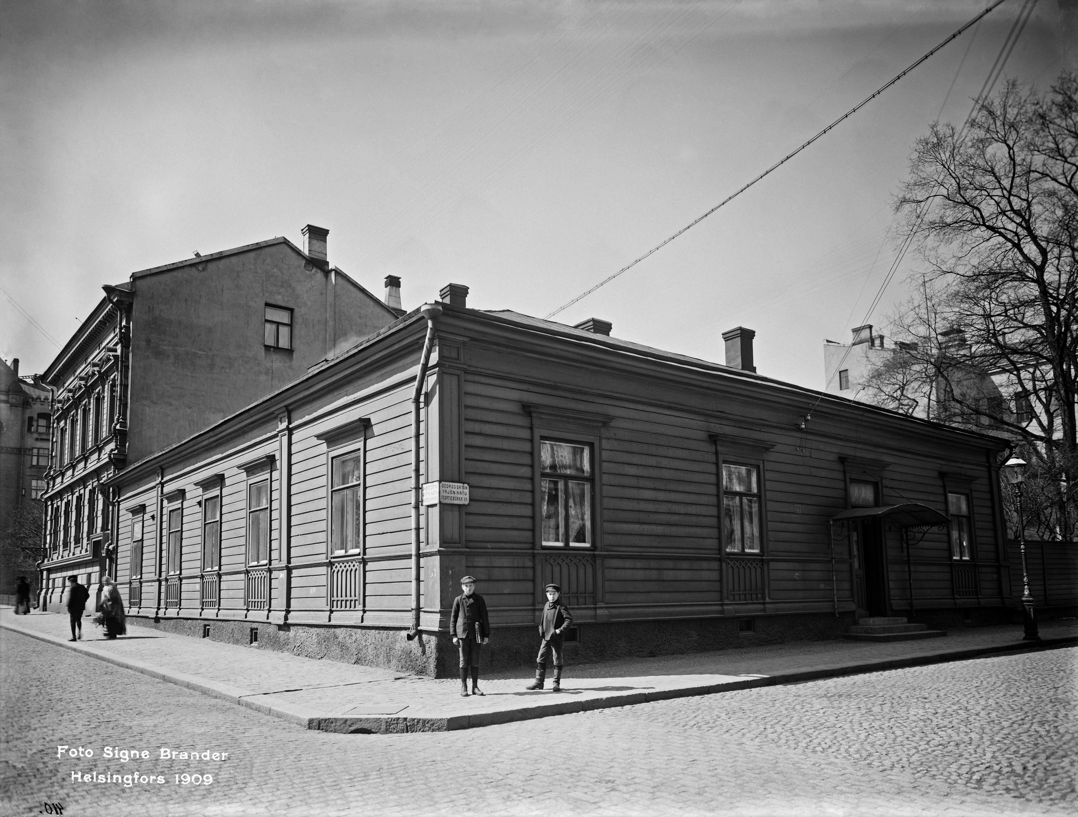 Antinkatu (= Lönnrotinkatu ) 5. - Yrjönkatu 22.