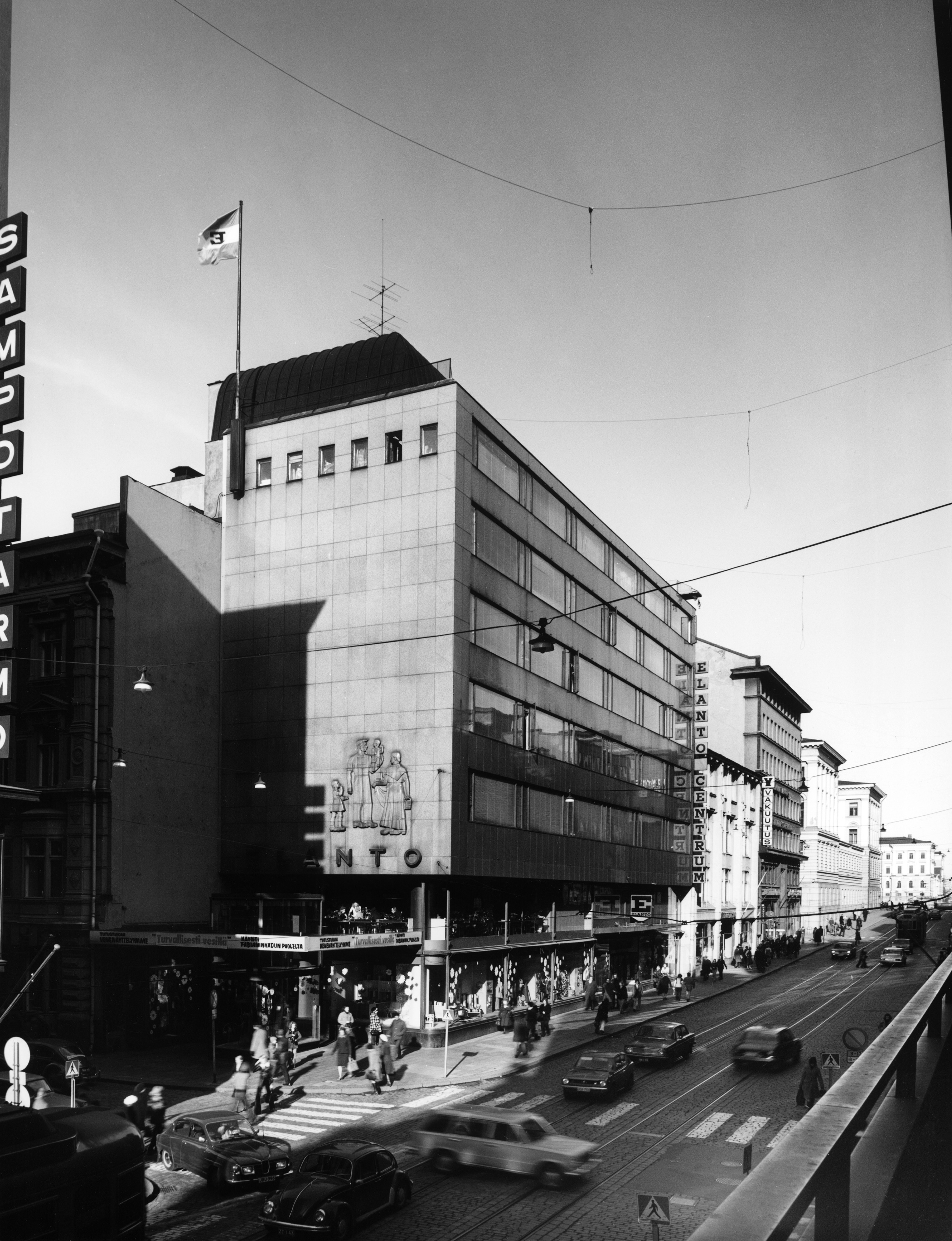 Aleksanterinkatu 9; negatiivi ja vedos, filmi paperi, mv