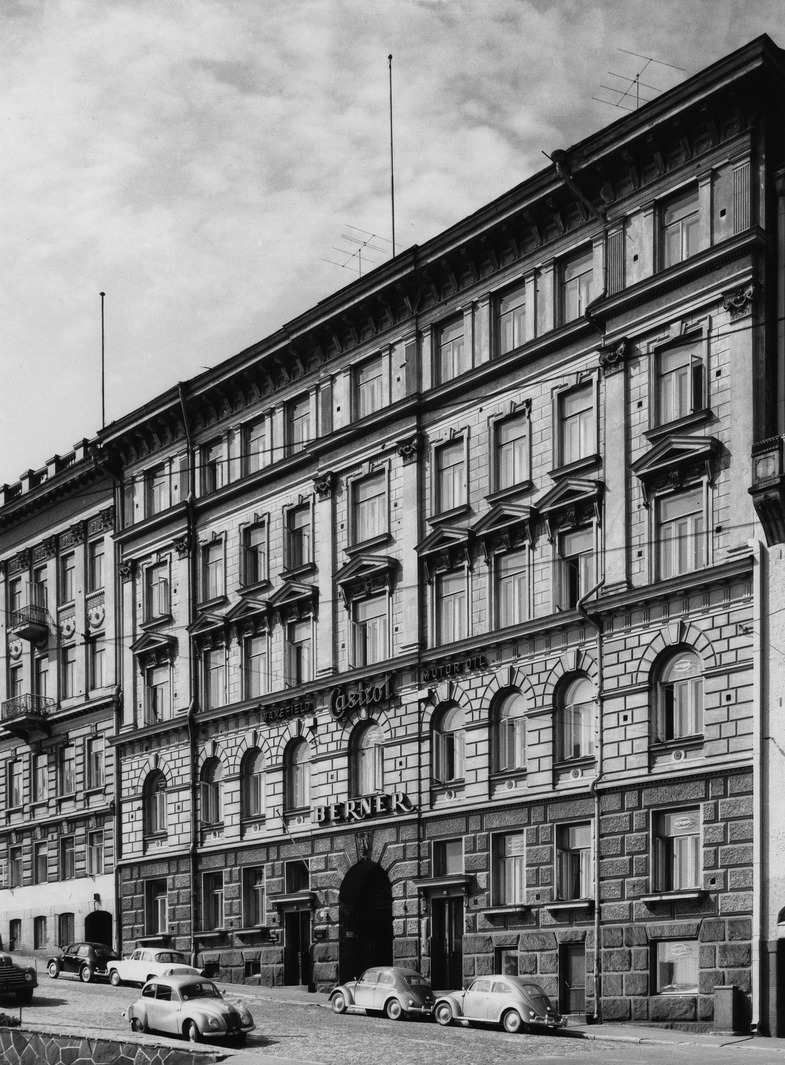 Eteläranta 4. Arkkitehti Aspelin, W. rakennus valmistunut 1897. Rakennuksessa mm. Berner osakeyhtiön pääkonttori.
