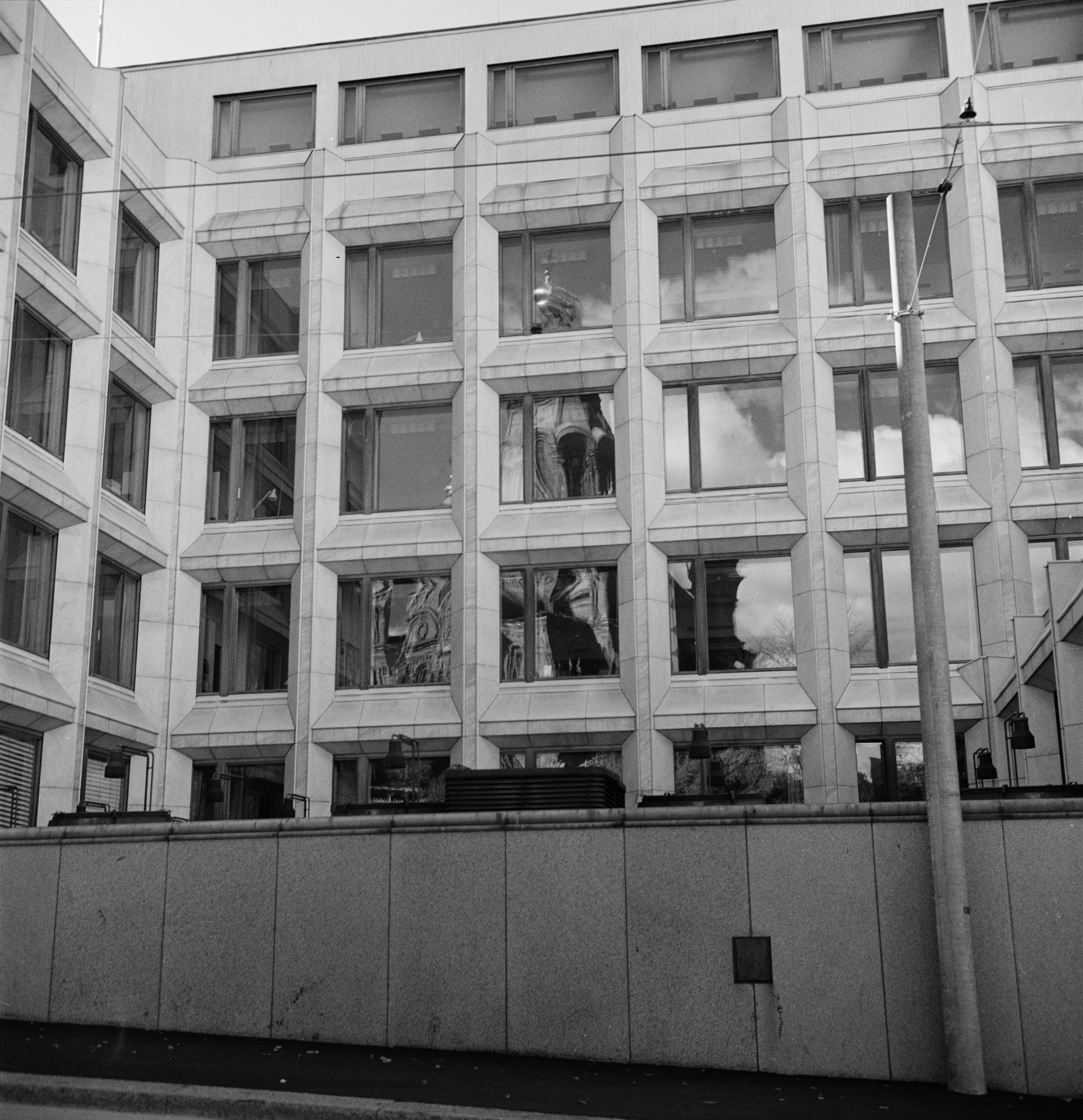 Kanavakatu 2. Enso-Gutzeitin pääkonttori. Arkkitehti Alvar Aalto.