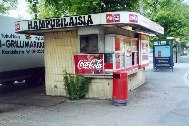 Rautatientorin kioski, klinkkeripintainen betonirunkoinen kioski; Rautatientori; Helsinki