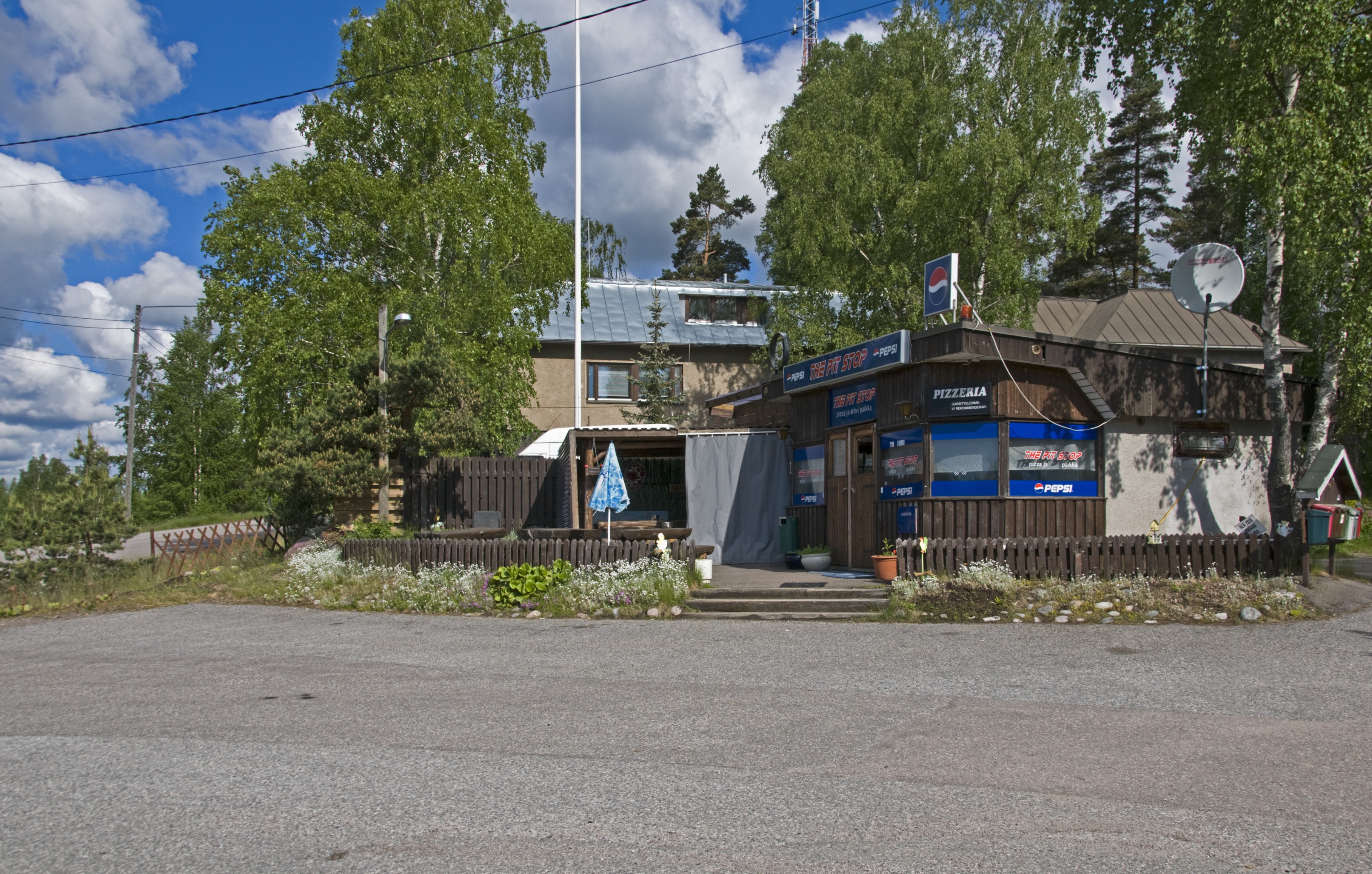 Östersundom, pitsaravintola The Pit Shop, Rödje-Fantsintie 2.